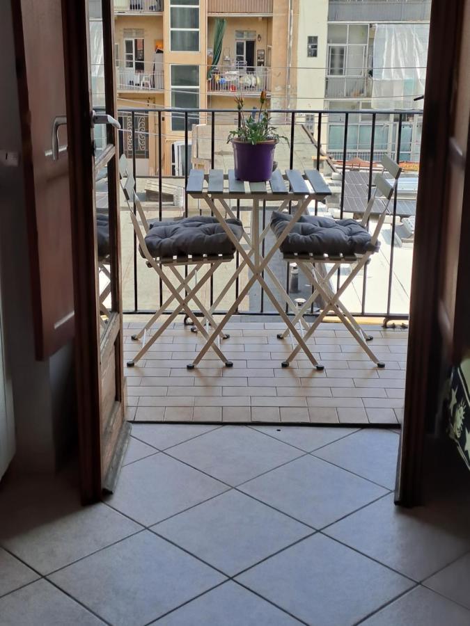 Cozy Room Stanza Close City Center In A Family House Stanza In Appartamento Condiviso Noi Viviamo In Casa Stanza In Affitto Torino Exterior foto