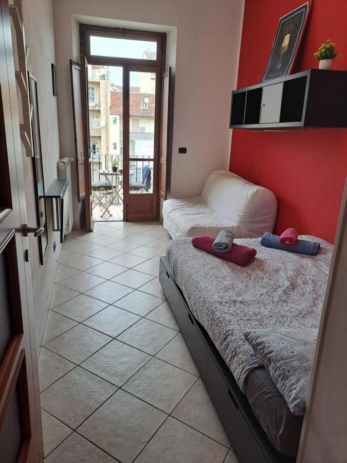 Cozy Room Stanza Close City Center In A Family House Stanza In Appartamento Condiviso Noi Viviamo In Casa Stanza In Affitto Torino Exterior foto